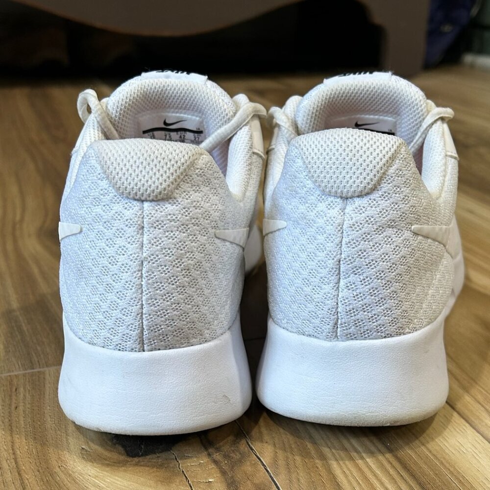 Nike Roshe Sneakers - Picture 3 of 6